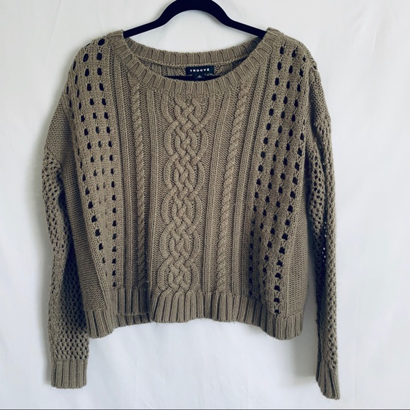 Trouve Loose Cropped Cable Knit Sweater - Picture 2 of 9
